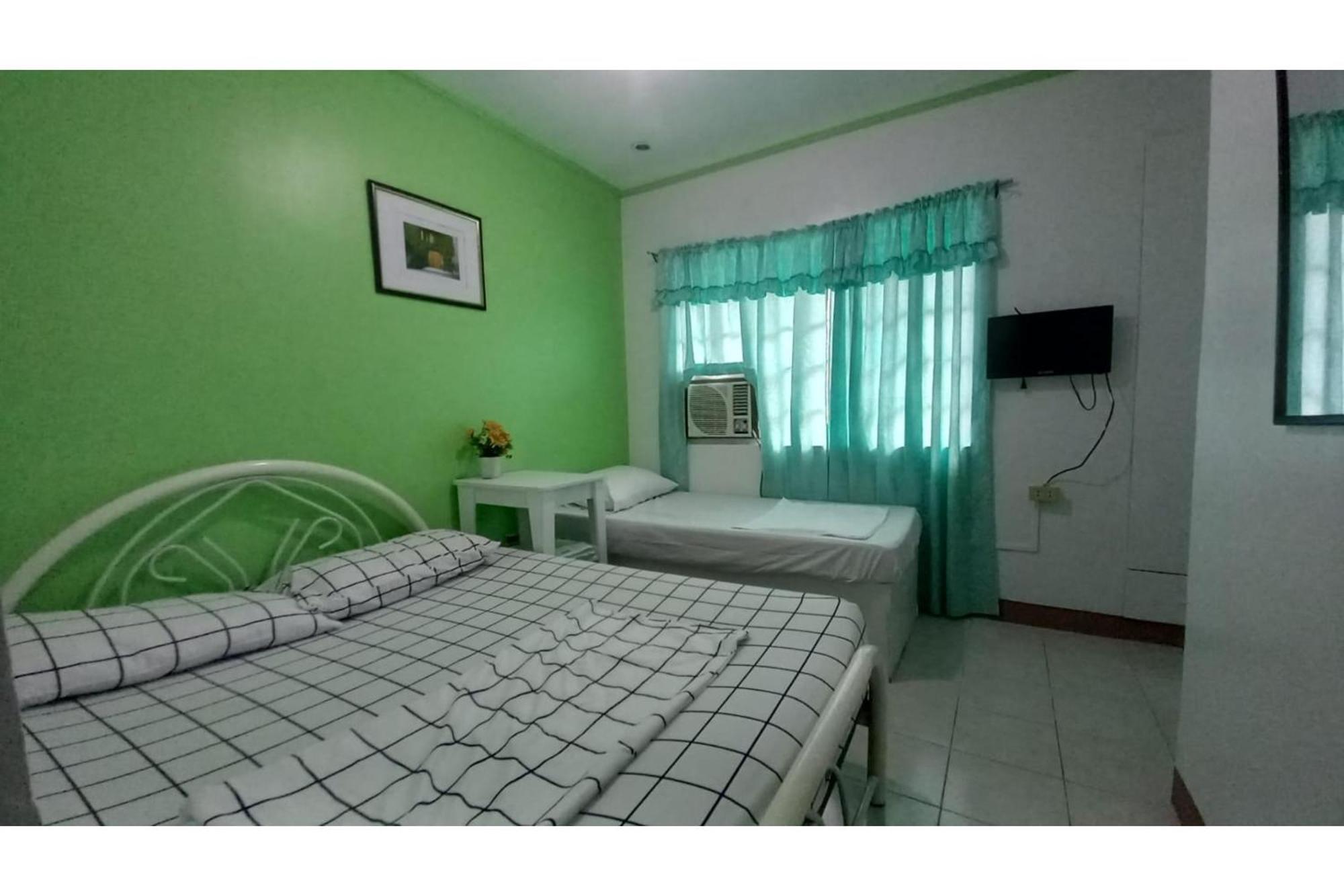 Oyo 1048 Jomckayl Apartelle Naga  Extérieur photo