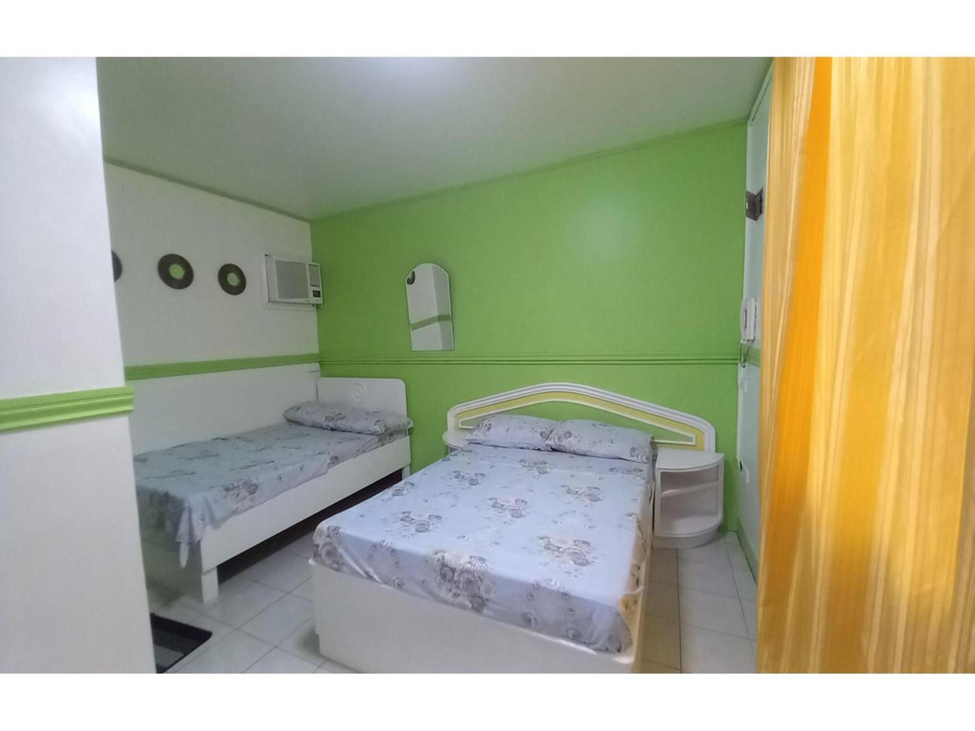 Oyo 1048 Jomckayl Apartelle Naga  Extérieur photo