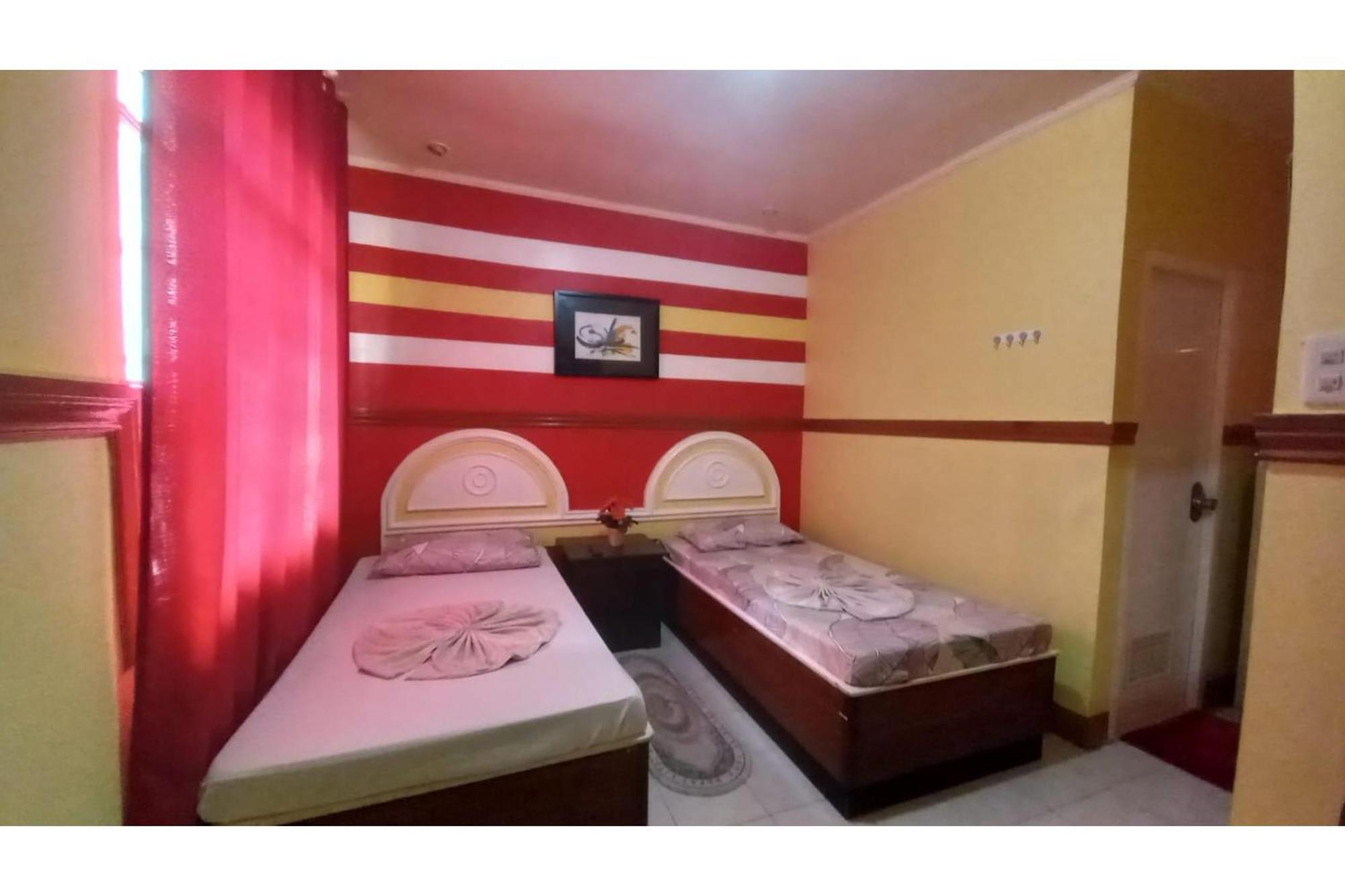 Oyo 1048 Jomckayl Apartelle Naga  Extérieur photo